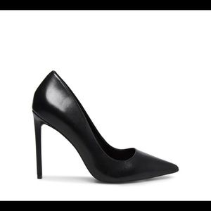 Steve Madden Black leather pumps
